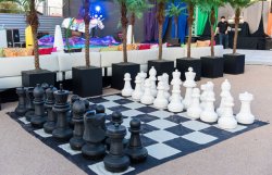 Giant Chess